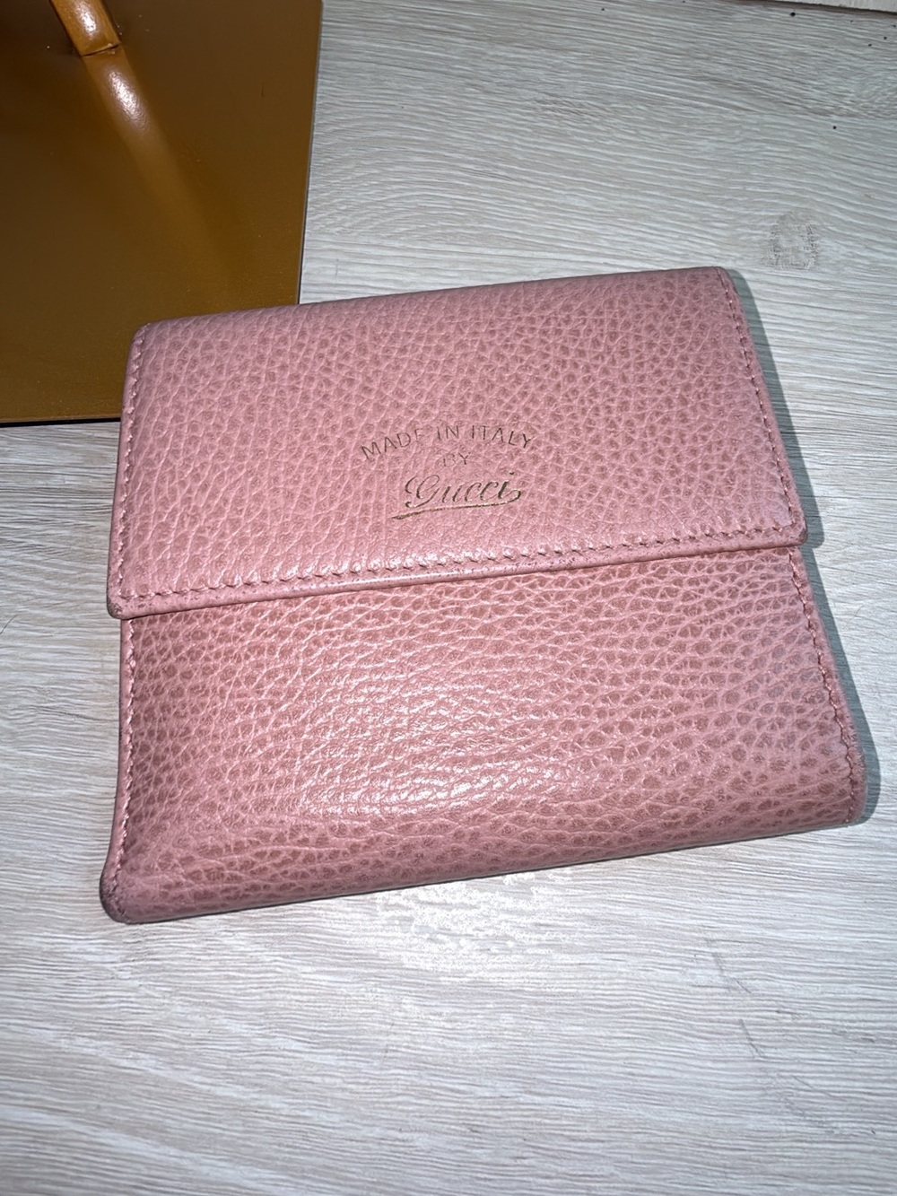 Authentic GUCCI calf skin pink bifold wallet - Picture 1 of 15